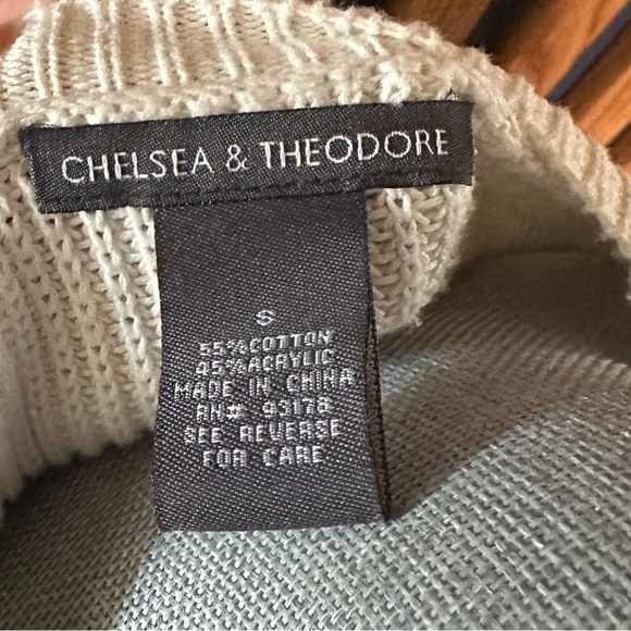 CHELSEA & THEODORE Rainbow Ombré Gradient Long Sleeves Sweater, Size small - Picture 4 of 5